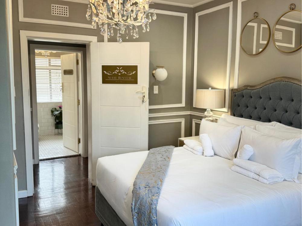 Luxury Queen Room,1678790090:JPEG